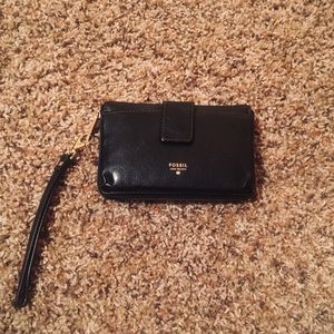 Black Leather Fossil Wristlet w/ phone holder